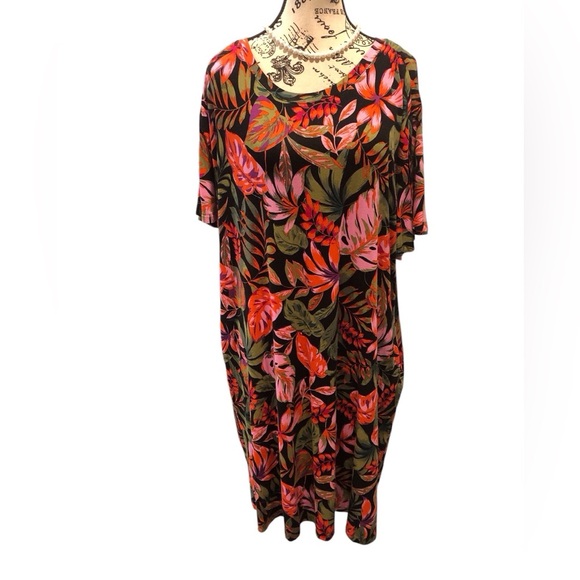 Terra & Sky Black and Pink Floral Print Dress with Tropical Leaves pockets - Picture 1 of 2